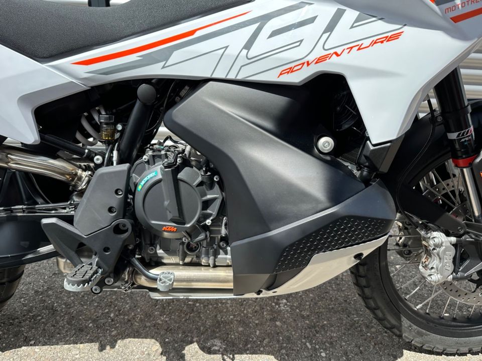 KTM 790 ADVENTURE / MODELL 2024 / "NEW IN" in Holzkirchen