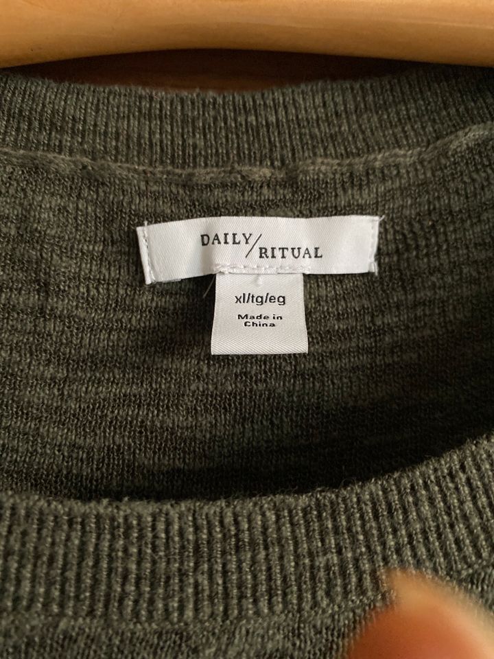 Neuwertiges Strickshirt, Daily Ritual, Größe 42 in Freiberg am Neckar