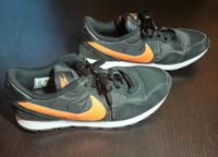 Nike MD Valiant Sneaker Gr. 39 schwarz/orange Brandenburg - Beelitz Vorschau