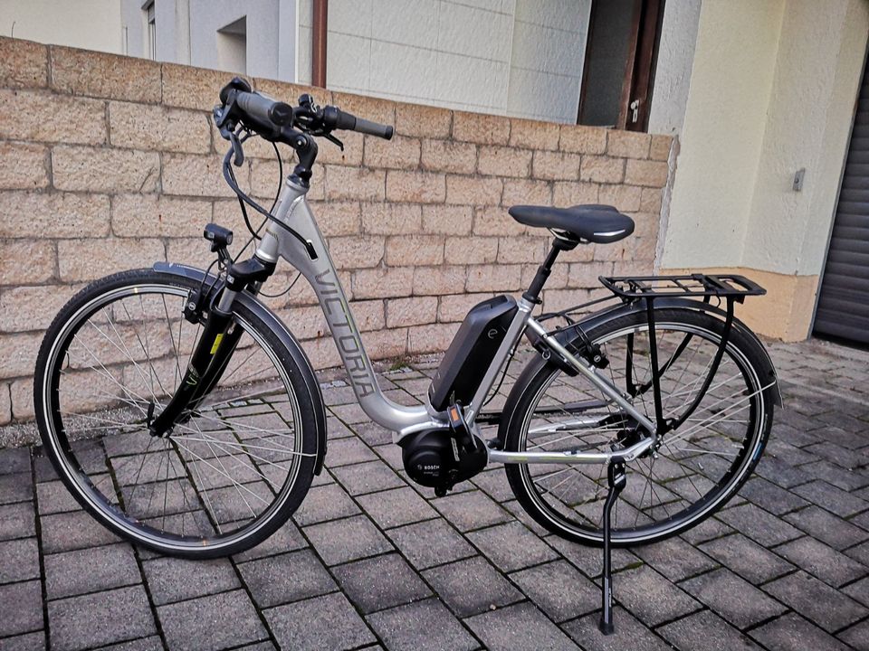 E-bike Victoria silber, 28 zoll, 46cm Rahmengrösse,Tiefeinsteiger in Germering