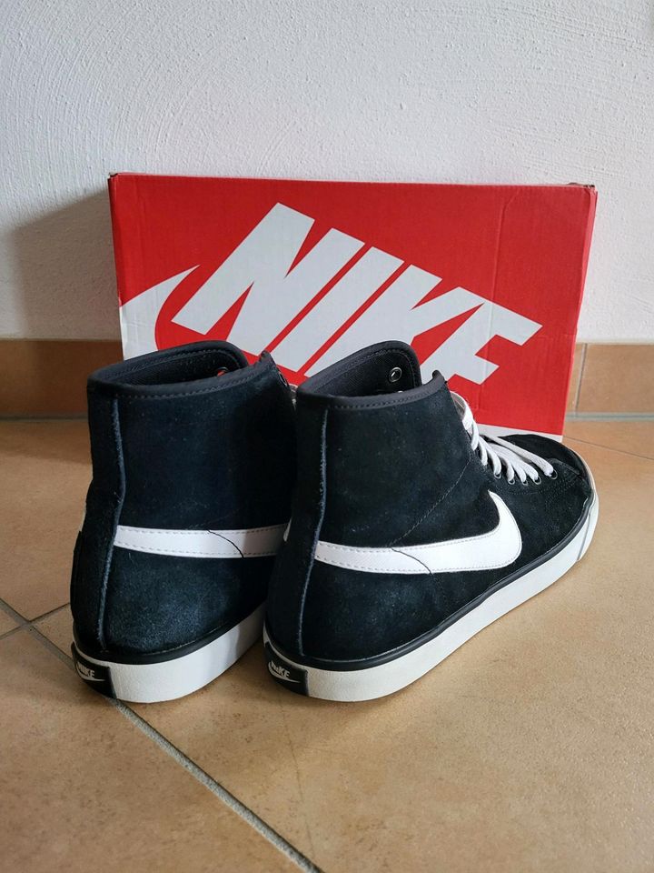 Nike Court Royale Suede mit OVP // Gr. 42 // Herren in Heinrichsthal