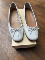 Unisa Ballerina Leder weiß klassisch Gr. 39 (schmal) Hessen - Oberursel (Taunus) Vorschau