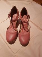 Sommer Sandalen Leder Plateau Mustang rot rose 39 Baden-Württemberg - Walzbachtal Vorschau