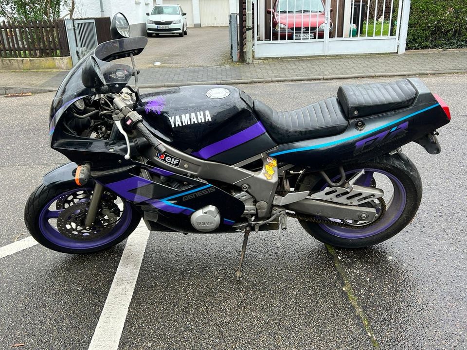 YAMAHA FZR600 in Neu-Isenburg