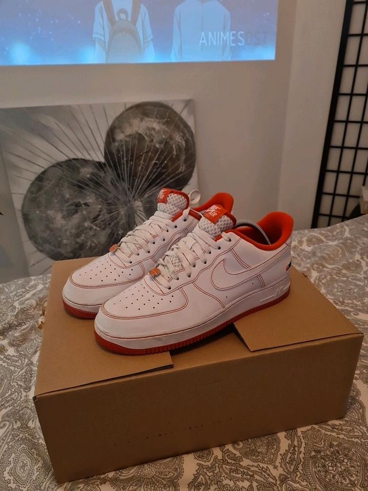 Nike LV 08 weiß/Orange 44,5 in Stuttgart