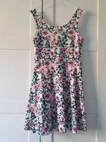 Blumenkleid weiß bunt H&M Divided Größe L 40 Brandenburg - Kremmen Vorschau