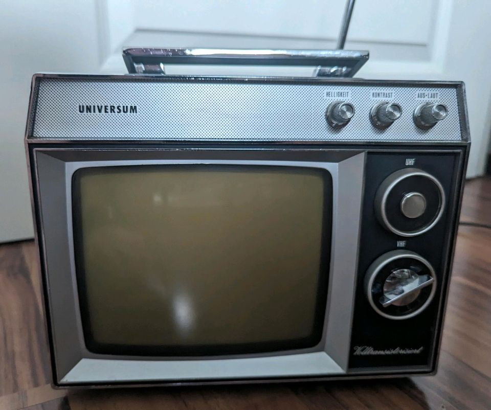 Retro Volltransistor Fernseher/ Universum SK 991 in Remscheid