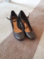 Esprit Pumps Gr. 37 braun NEU vegan Niedersachsen - Gifhorn Vorschau