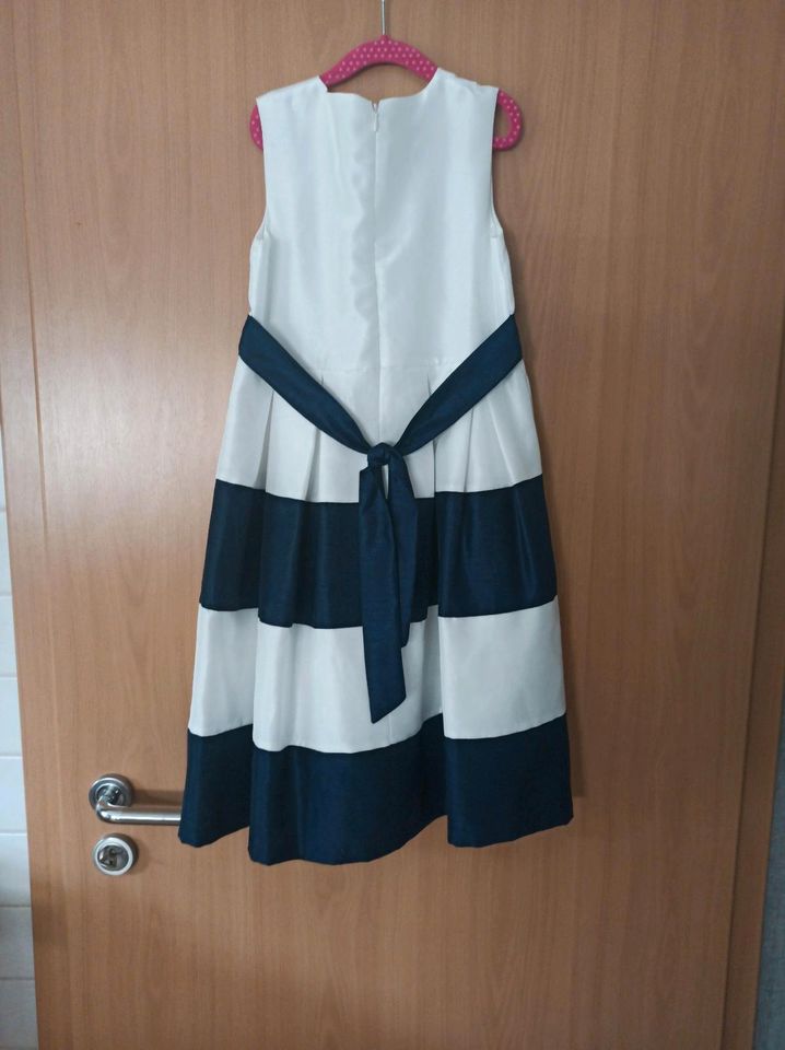 Festliches Kleid Gr. 146 - top Zustand in Garrel