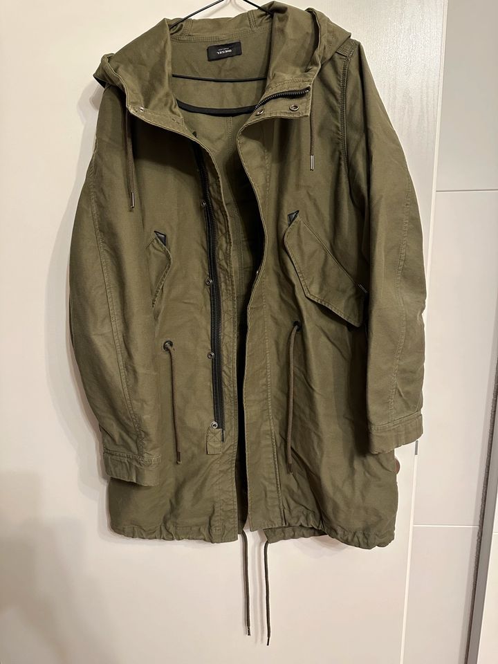 Diesel Parka Größe M in Freinsheim