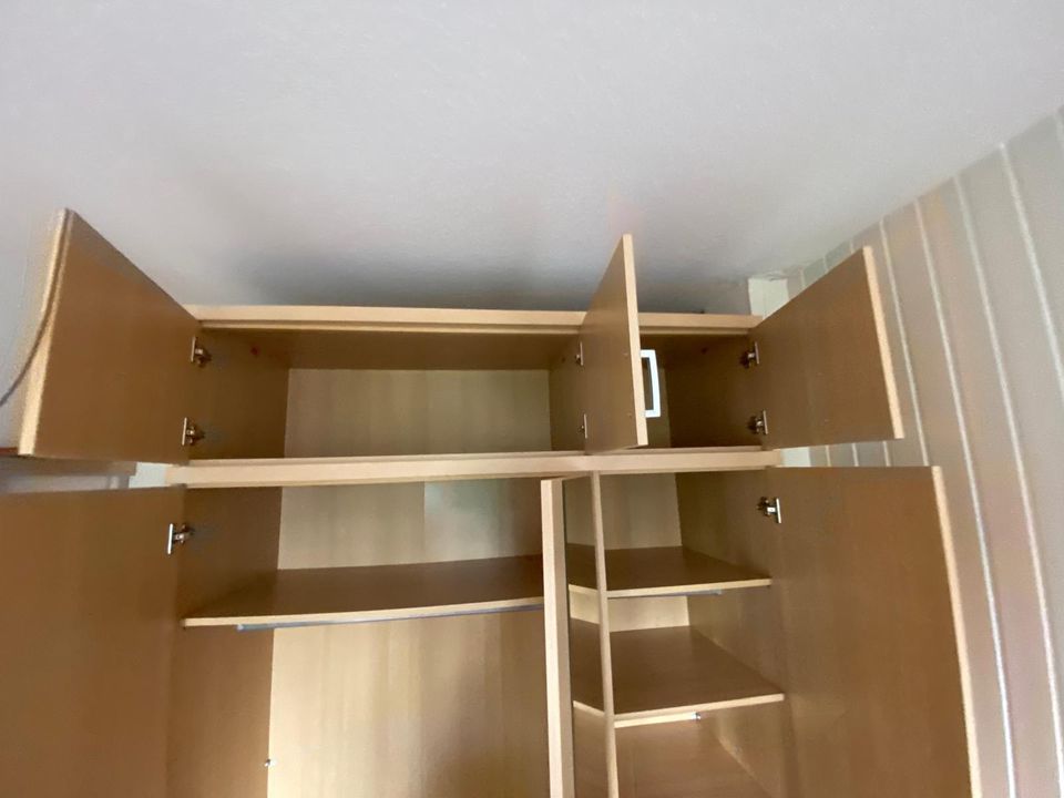 Schrank Kleiderschrank Wäscheschrank Kleider Schrank in Essen