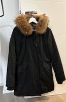 Winterparka mit Fellkapuze Nordrhein-Westfalen - Krefeld Vorschau