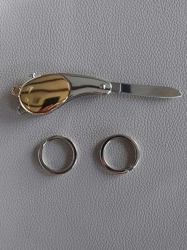 Schlüsselanhänger mit ausklappb.Messer 24Karat hartvergoldet in Waldkirchen