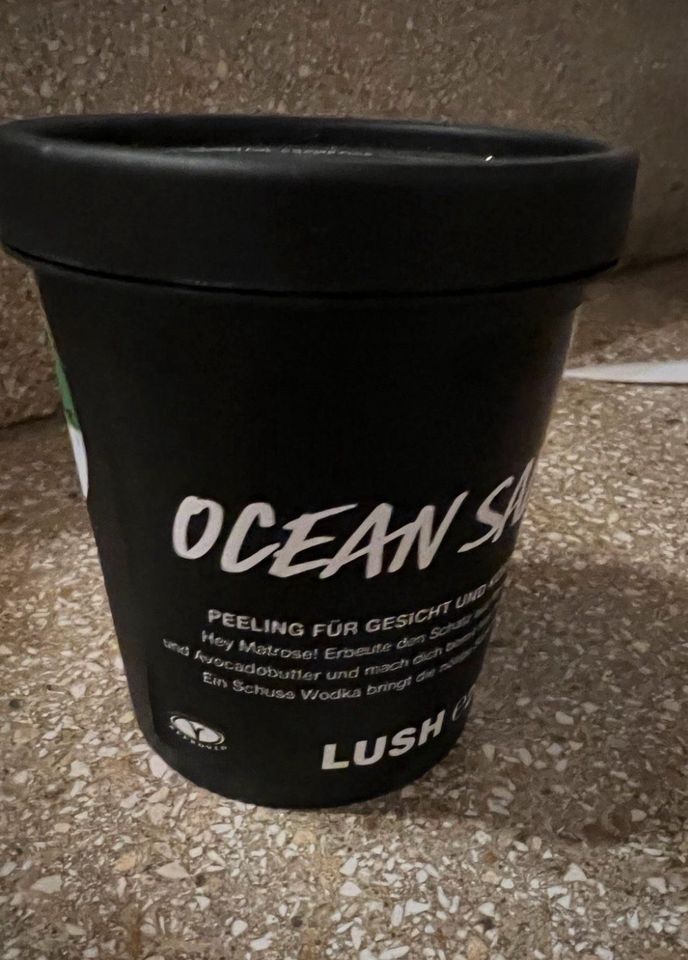 Lush Ocean Salt Peeling für Gesicht und Körper 205 ml in Esthal