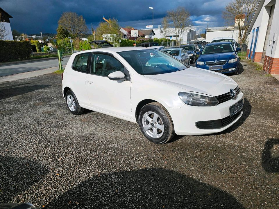 Golf 6 1,4 tüv neu in Frankenberg (Eder)