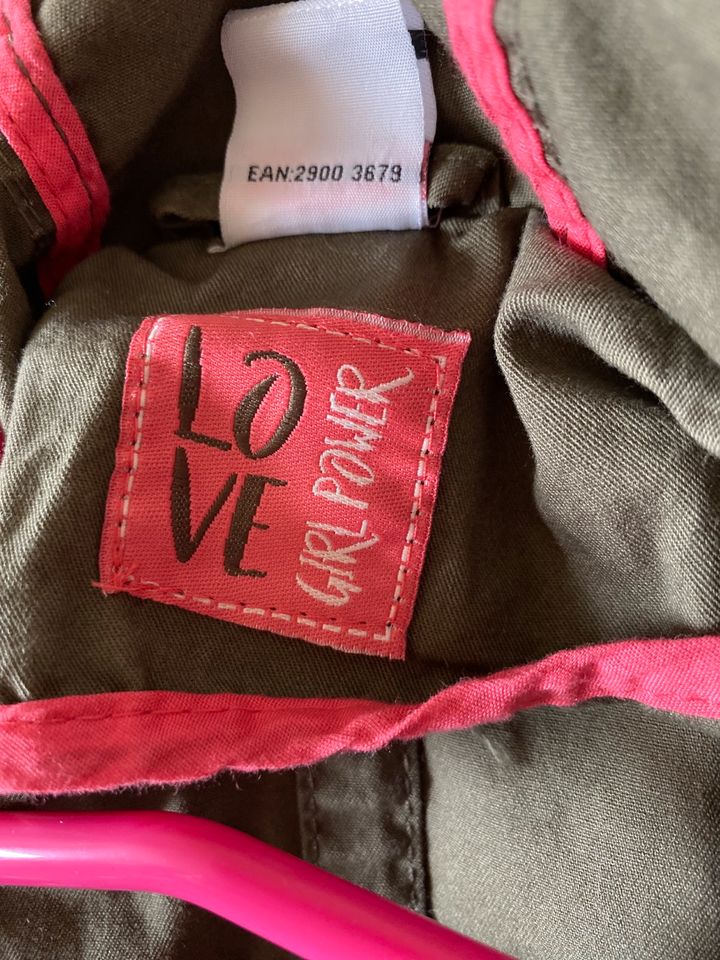 Schöner Khaki farbener Parka wNeu in Leipzig