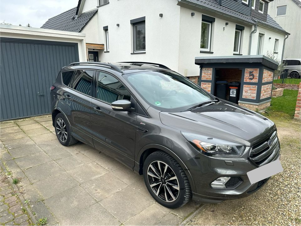 Ford Kuga ST-Line in Pattensen