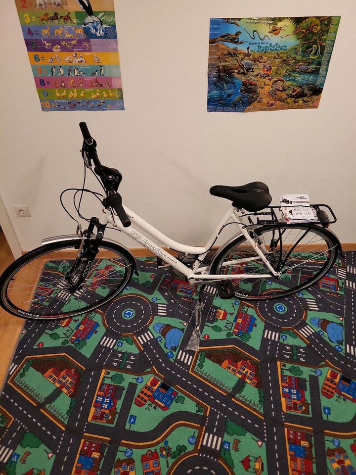 Neu Trekking Rad Vegas 21 Gang  28 Zoll weiß KS Cycling in Augsburg