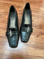 Tamaris Pumps schwarz breiter Absatz 40 Vintage Hessen - Marburg Vorschau