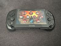 Playstation Vita mit Vielen Spiele Henkaku Zubehör 64 gb Karte Hessen - Offenbach Vorschau