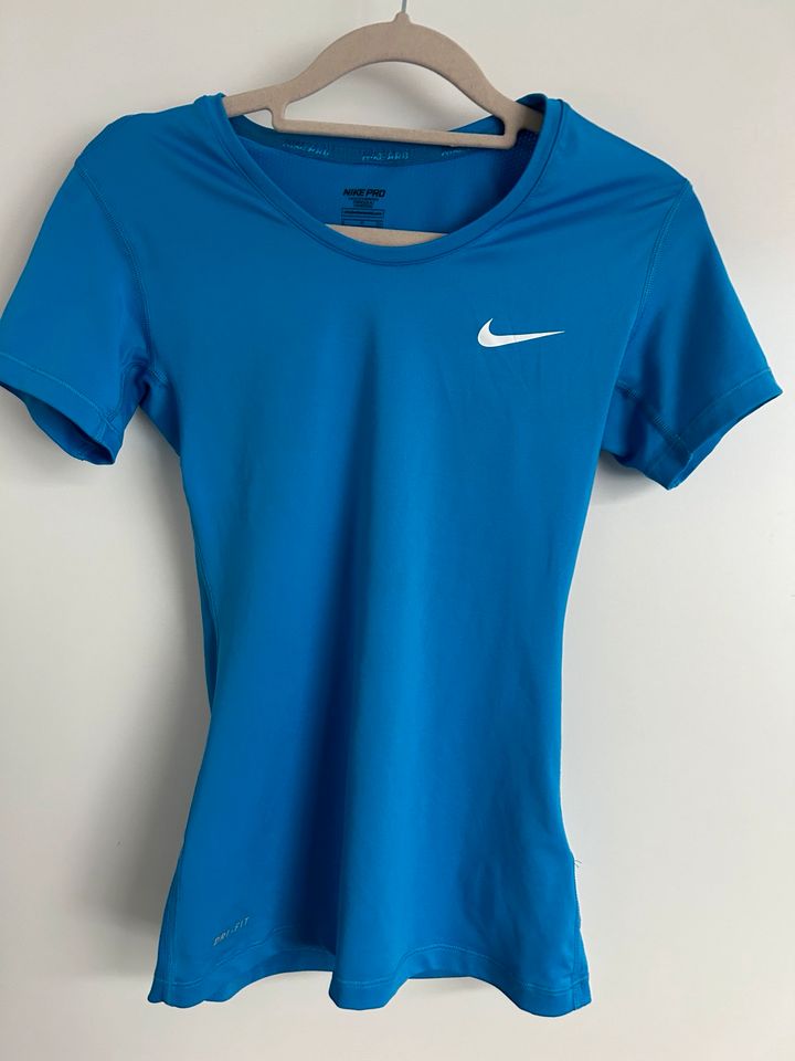 Nike Pro Sportshirt Größe S in Wassertrüdingen