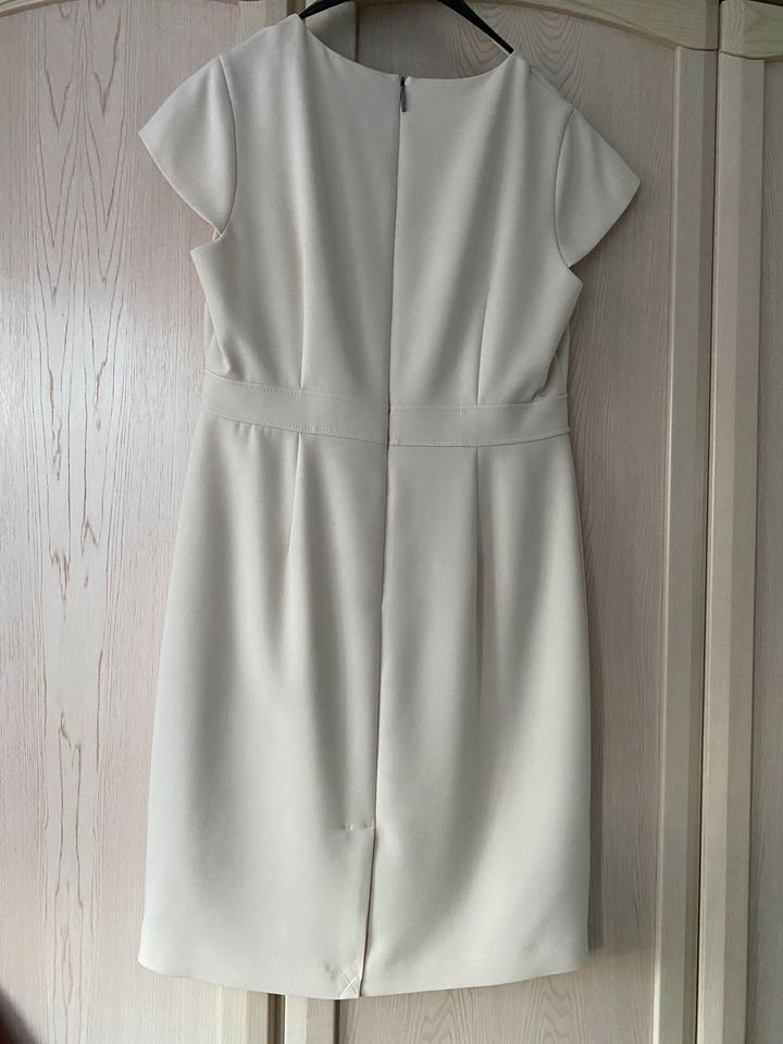 **NEU** COMMA festliches Kleid Gr: 42 Farbe Creme in Berlin