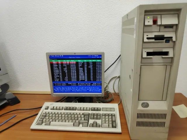 Bastler sucht alte Computer und PC Teile in Aalen