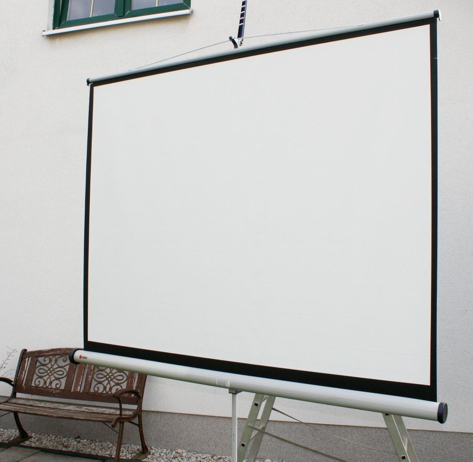 Acco Nobo Projektionsleinwand Dreibeinstativ 175 × 132,5 cm in Chemnitz