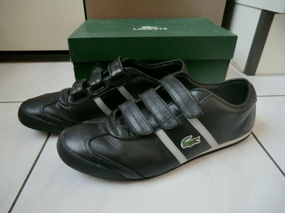 Lacoste Herren Sneaker Turnschuhe Gr. 44 schwarz Klettverschluss in Nordhausen