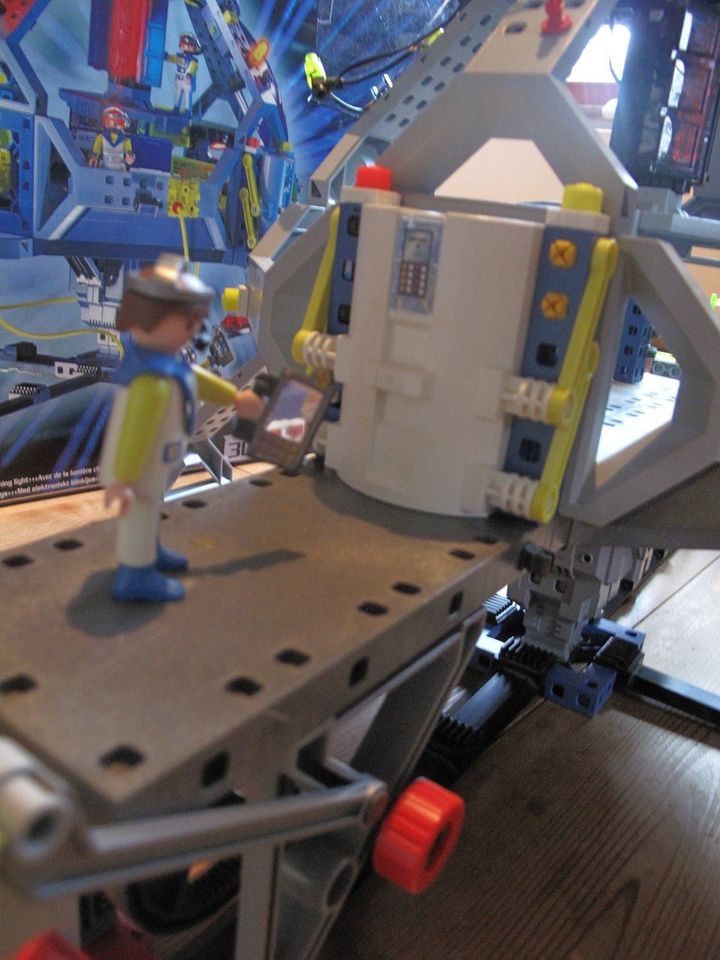 Playmobil Raumstation 3079 mit Beleuchtung und OVP in Geltow