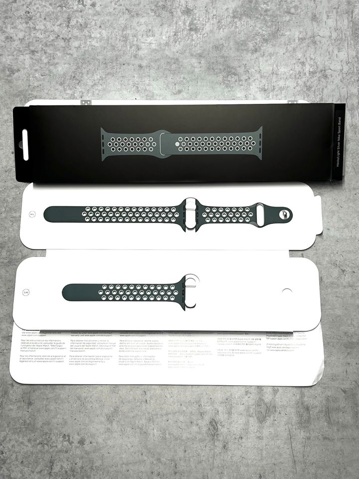 Apple Watch Nike Sportarmband HASTA/LIGHT SILVER 44/45/49 Armband in Falkensee