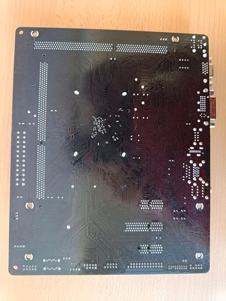 Asrock q1900m Ohne Originalverpackung in Oranienburg