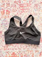 Nike Sport BH Mitte - Wedding Vorschau
