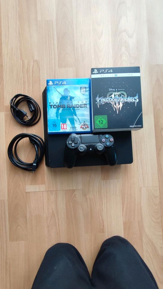 Ps4 Slim 500GB mit Controller und 2 spielen in Wuppertal