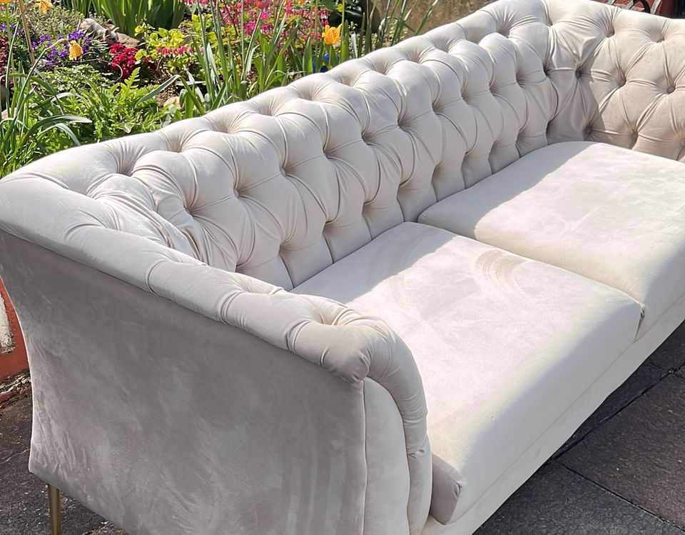 Chesterfield Sofa Couch neuwertig bis zum 30.05 in Stein-Bockenheim