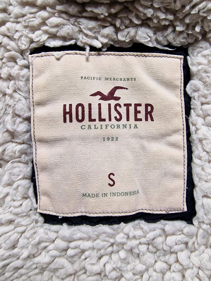 Hollister Winterjacke blau in Sulzbach (Saar)