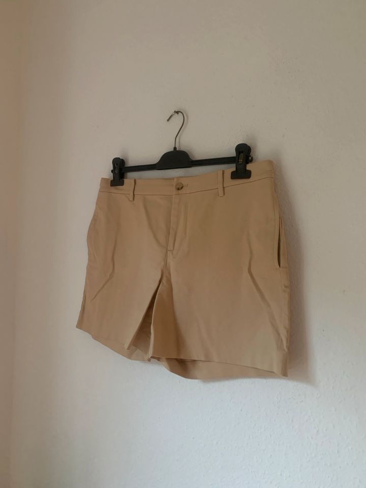 Ralph Lauren kurze Hose beige Größe 10//M-L in Waldbronn