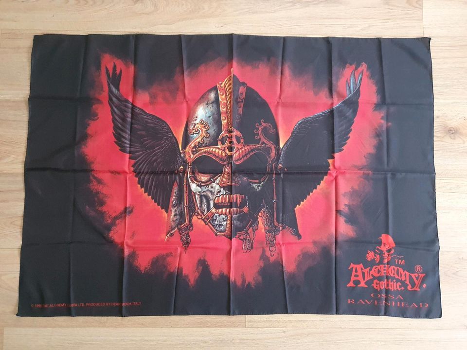 Alchemy Gothic Totenkopf Flagge in Leipzig