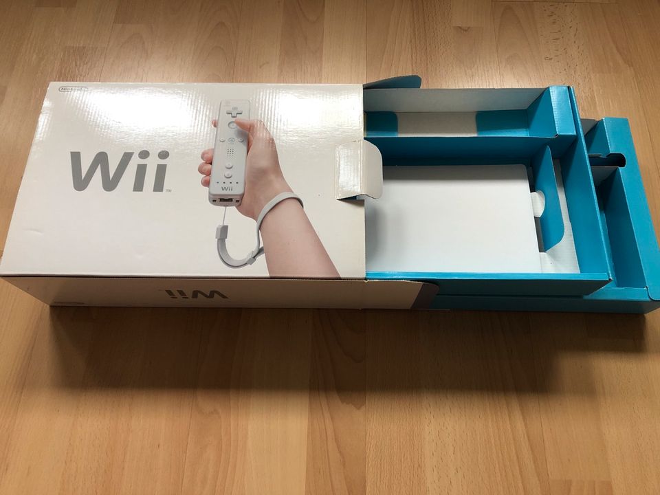Nintendo Wii weiß OVP in Pforzheim