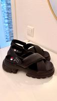 Tommy Hilfiger Damen Plateau Sandalen Leder Gr. 39 Berlin - Marzahn Vorschau