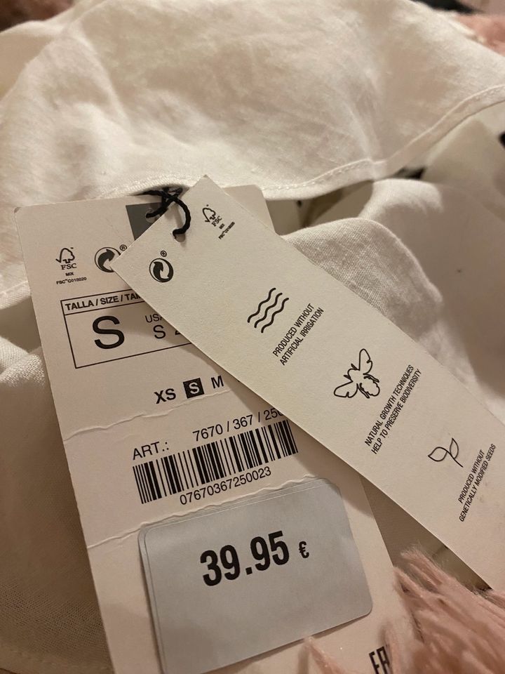 ZARA Leinen Rüschen Kleid weiss tailliert gr xs neu mit Etikett in Osburg