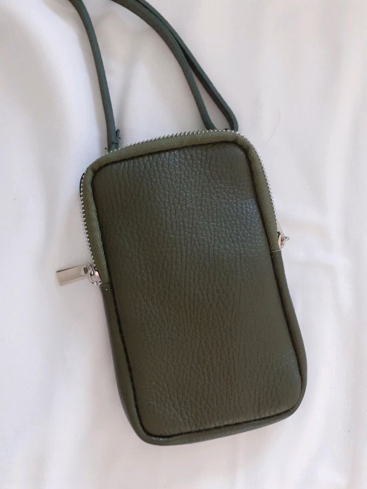 Olive&Rot Muttertag! Neu Leder Handytasche Portemonnaie Pochette in Stuttgart