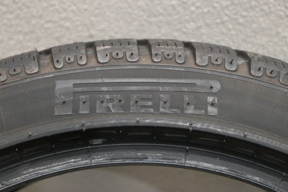 2x Pirelli P Zero Winter RSC RFT* XL 245 40 R19 98V Winterreifen in Großmehring