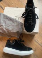 Alexander McQueen Samt Sneaker schwarz 40 Nordrhein-Westfalen - Solingen Vorschau
