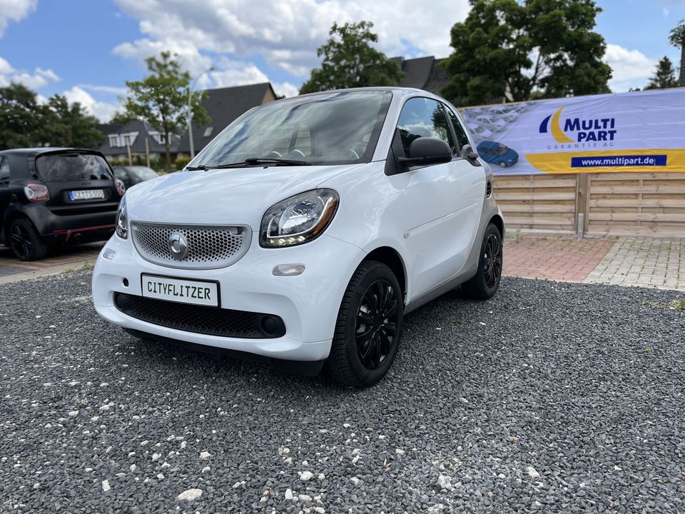 Smart ForTwo Turbo/Leder/Navigation/MwSt/SitzHz. in Rellingen