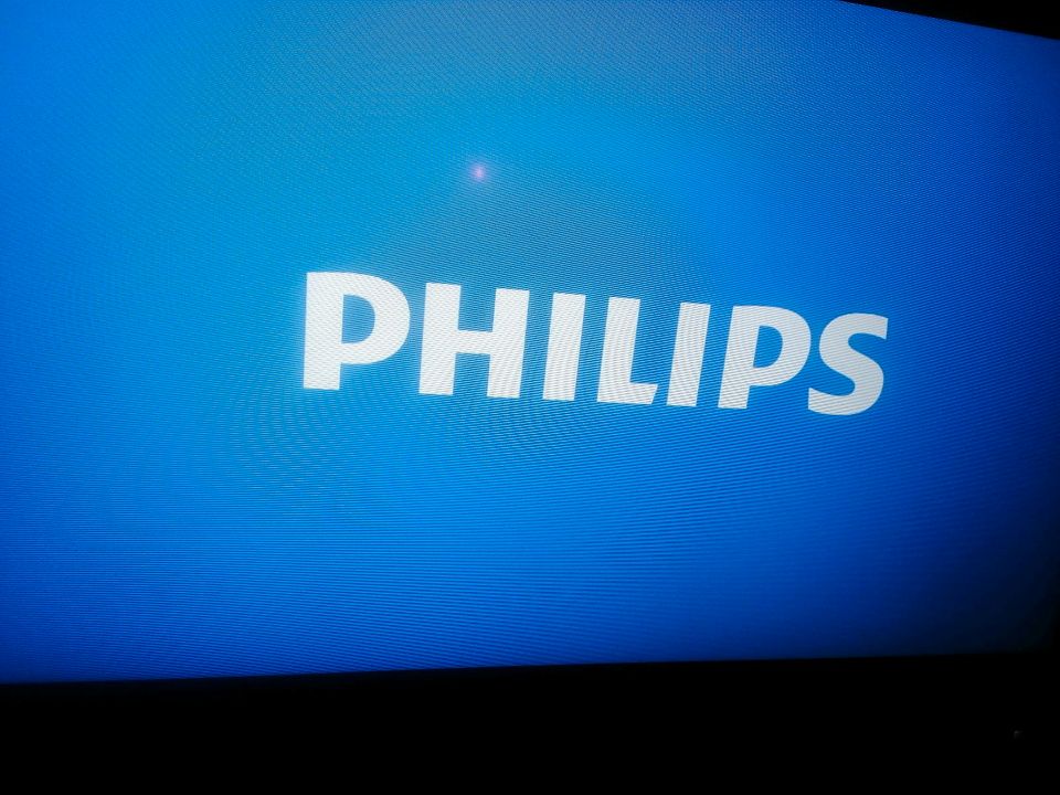 Philips➡️ full HD 32 Zoll mir Fernbedienung in Rutesheim  