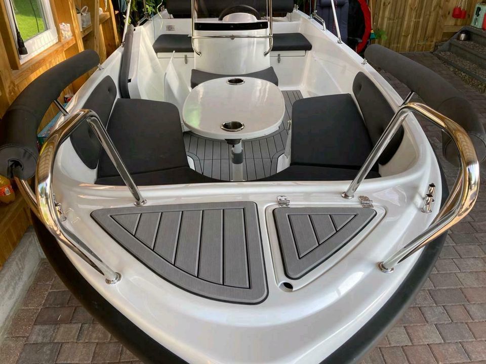 Konsolenboot Motorboot Angelboot 15-40PS Tysk C 450 open in Simonsberg