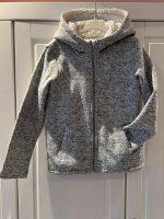 Strickjacke mit Teddyfutter H&M 134/140 Sweatjacke wie neu! Nordrhein-Westfalen - Goch Vorschau