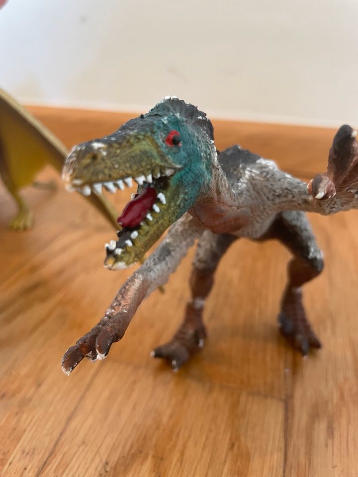 4 Dinos / Dinosaurier in Berlin