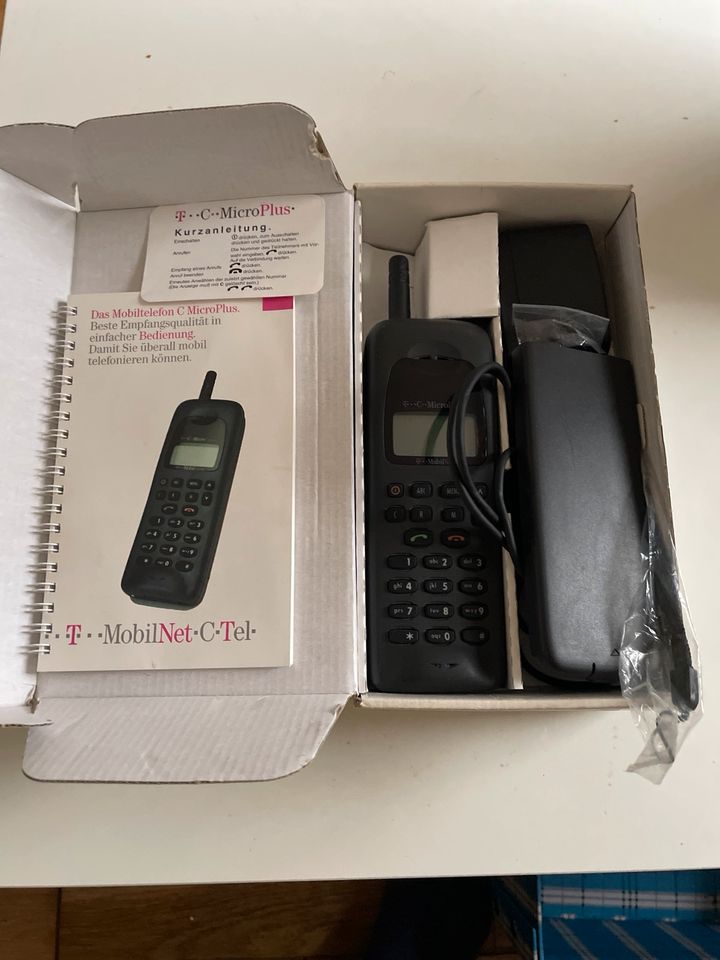 C-Netz Mobiltelefon Telekom C Micro Nokia Typ NHG-1 XT in Uedem